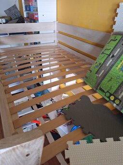 Patrová postel vč. stolu - 3