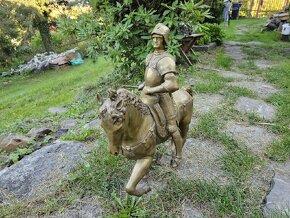 Velka starozitna jezdecká socha - 3