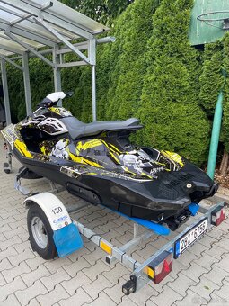 VODNÍ SKÚTR SEA DOO SPARK 3UP - 3