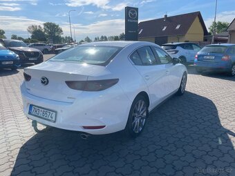 Mazda 3 G122Plus sedan - 3
