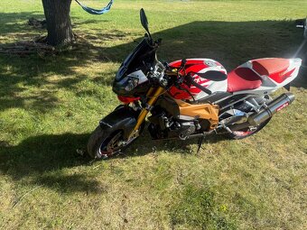 Aprilia tuono Factory rsv v2 - 3