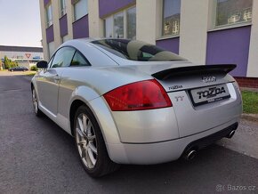 Audi TT coupé 3.2 quattro S-line V6 250 koní - 3