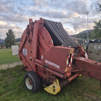 Hesston 5700 - 3