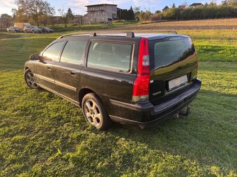 Volvo V 70 II 2,4i rok 2001 103 kw automat - 3