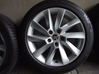 Original alu Škoda 5x112 ET 40, 205/50R17, 4x 8mm zimní - 3