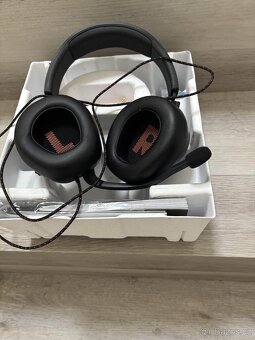 Prodám JBL Quantum 200, herní sluchátka - 3