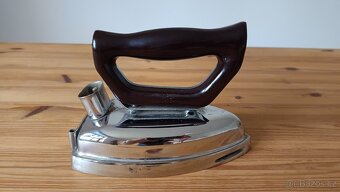 Starožitná žehlička - 3