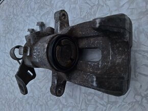 Zadní brzdový třmen TRW Levý Peugeot , Citroen - 3