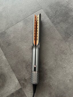 Horkovzdušná žehlička na vlasy - 3