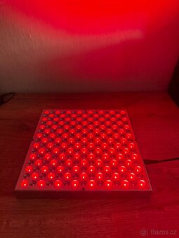 Červený a infračervený terapeutický panel – 225 LED - NOVÝ - 3