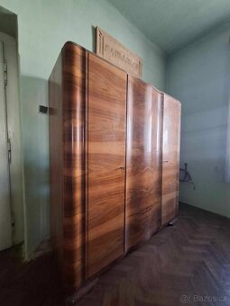 Nábytek ze 30 let. - 3