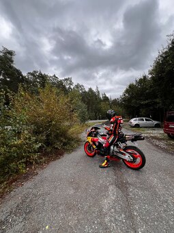 Limitovaná edice 999 r.v.2007 Honda Repsol rr fároš - 3