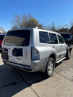 Mitsubishi Pajero - 3