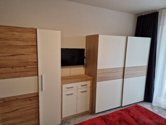 Šatní skříň - 3