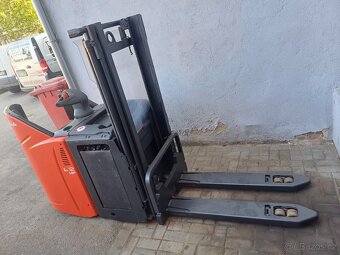 Elektrický vysokozdvižný paletový vozík Linde L12/ 1,2T 2,6m - 3
