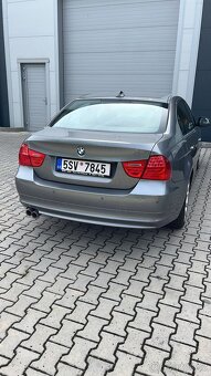 BMW 330D LCI 2011 - 3