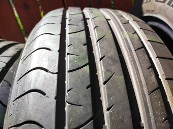 PRODAM LETNI PNEU 215/55/17 --VZOREK SKORO 100% - 3