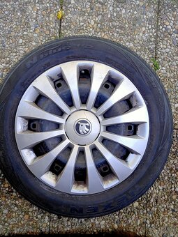 Pneu 185/60 R15 - 3