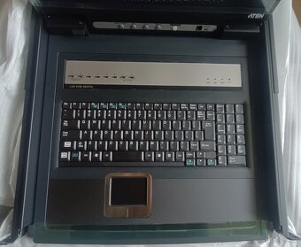ATEN CL-1308N-C 8-port KVM switch 19″ LCD – nové, bez záruky - 3