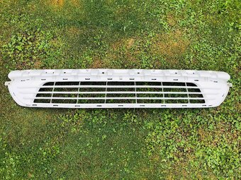 Opel Vivaro 2014-2020 přední mřížka nárazníku, kryty mlhovky - 3