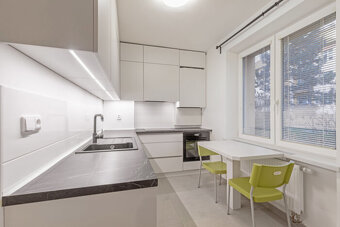 Prodej světlého bytu 2+1 (60 m²) v Rosicích u Brna - 3