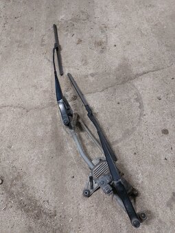 Táhla stěračů s motůrkem passat b6 - 3