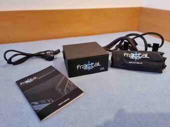 PC zdroj Fractal Design 600W 80PLUS Platinum - 3