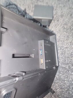 Sada dokovací stanice Nintendo Switch, která obsahuje dokova - 3