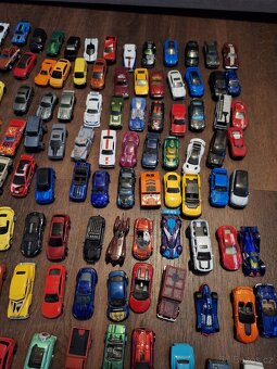 Hotwheels a matchbox autíčka - 324 ks - 3