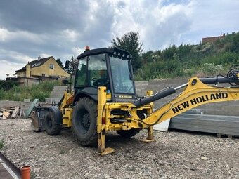 Traktorbagr New Holland B100C TC - 3