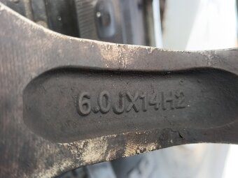 FIAT -14J alu ráfky -rozteč 4krát 98mm ,2krát vzorek pneu - 3
