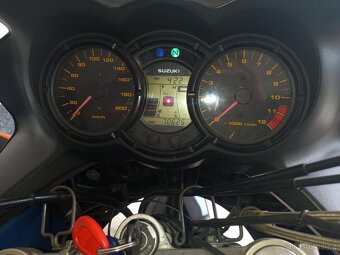 Suzuki 650 V strom - 3
