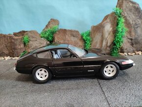 prodám model 1:18 ferrari 365GTB/4 - 3