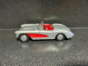 Chevrolet Corvette C1 1957 1:18 - 3