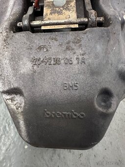 VW Touareg 3.0Tdi přední brzdy Brembo - 3