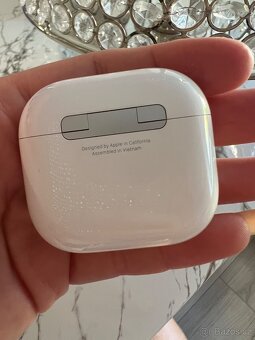 Apple AirPods 4 - 3