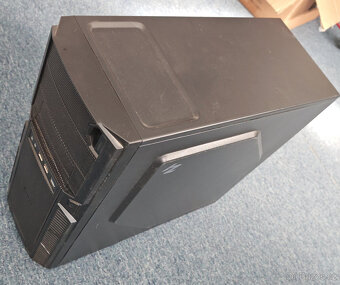 PC skříň ZALMAN / 16GB / Xeon CPU E3-1231 - 3