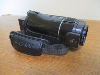 videokamera Sony HDR CX6 - 3