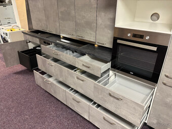 Moderní kuchyňská linka nepoužitá - 3