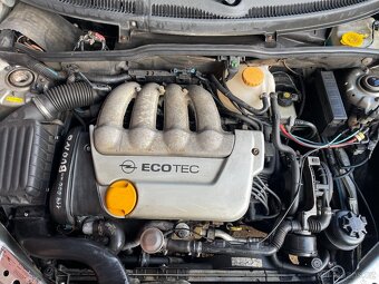 Opel Tigra ,,A" 1.4i 16V 66kW rok 2000 Náhradní díly - 3
