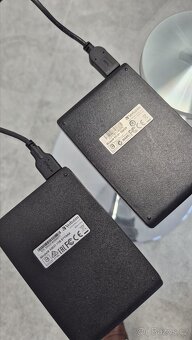 Externí disky Verbatim (1,5TB), selfie tyč, sluchátka Bloody - 3