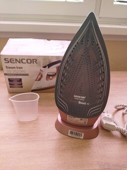 Napařovací Žehlička Sencor - 3