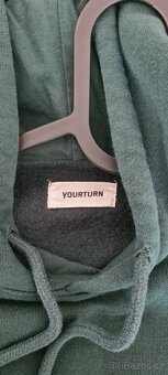 Zelená mikina s potiskem monstery na zádech Yourturn - 3