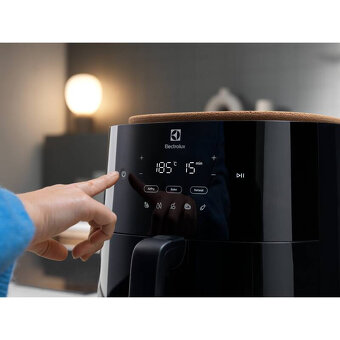 Horkovzdušná fritéza Electrolux EAF5B černá 5 l - 3