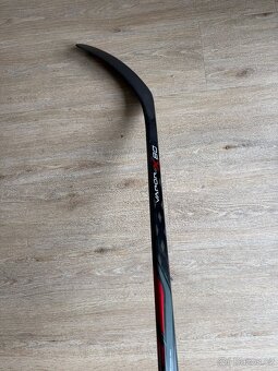 Hokejka Bauer Vapor X80, INT. flex 67. ohyb P92, pravá - 3