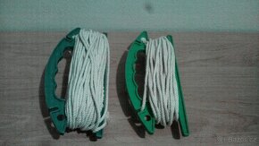 Retro: kolíčky na prádlo, prádel. šňůry, kroužky, žabky aj. - 3