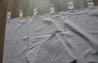 Dva světle růžové závěsy - 3