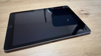 Apple iPad 6 32GB, WiFi + SIM, baterie 96%, 1990Kč - 3