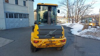 Čelní nakladač Volvo L30g - 3