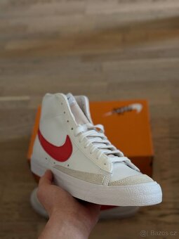 Nike Blazer Mid ’77 tenisky
43
1300Kč - 3